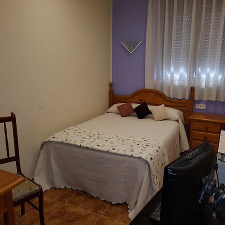 Hostal Pachin Hostel Mieres  Buitenkant foto