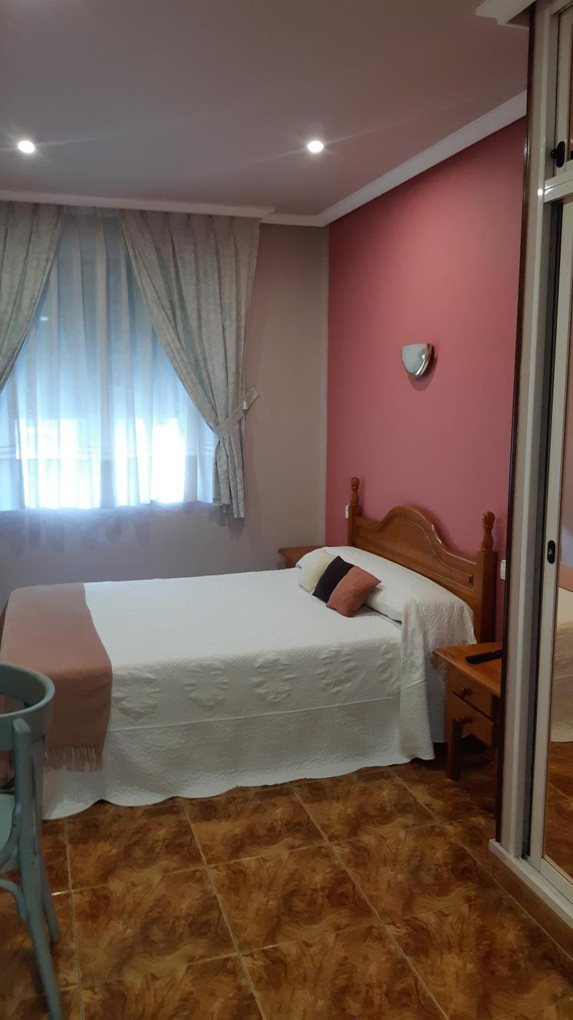 Hostal Pachin Mieres  Buitenkant foto