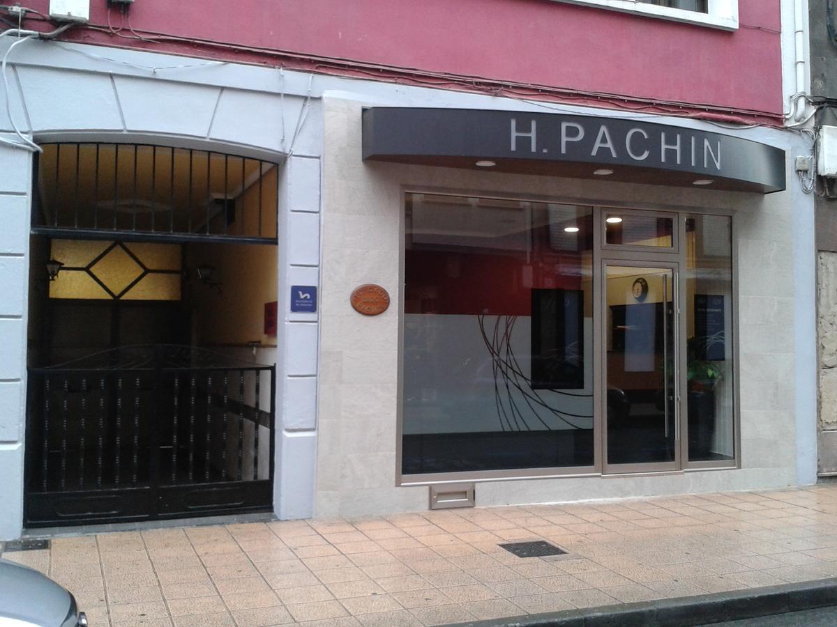 Hostal Pachin Hostel Mieres  Buitenkant foto