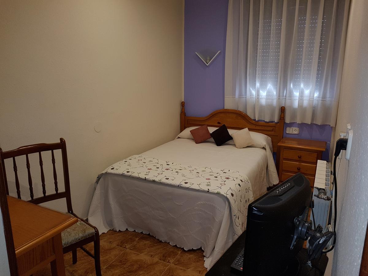 Hostal Pachin Hostel Mieres  Buitenkant foto